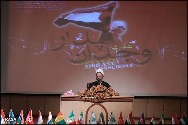 رییس جامعه المصطفی العالمیه: 

کاروان اعزامی به غزه نمادی از وجدان های بیدار بشری است