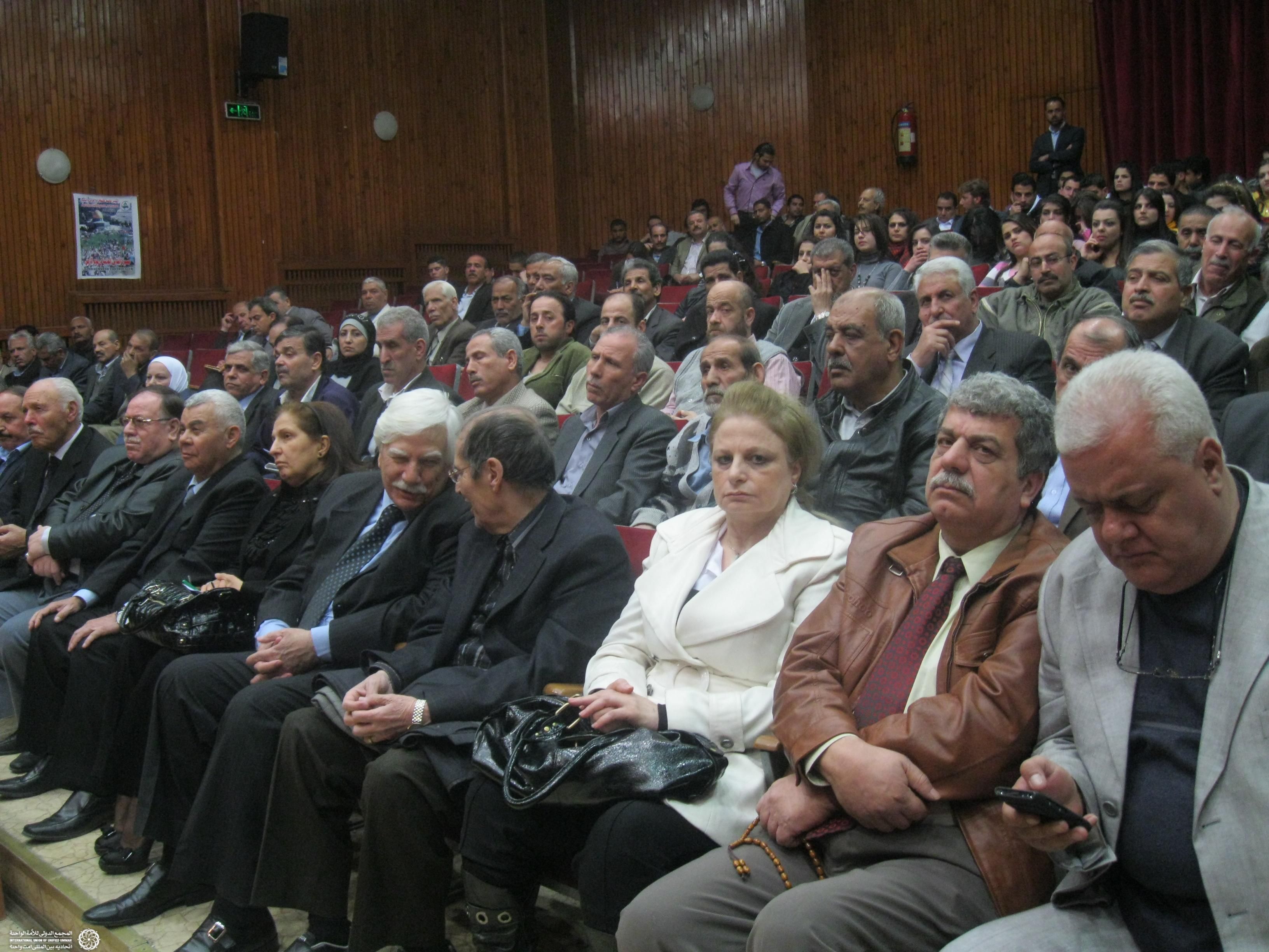با حضور صدها فلسطینی برگزار شد:

همایش بزرگ کاروان جهانی الی بیت المقدس در دمشق