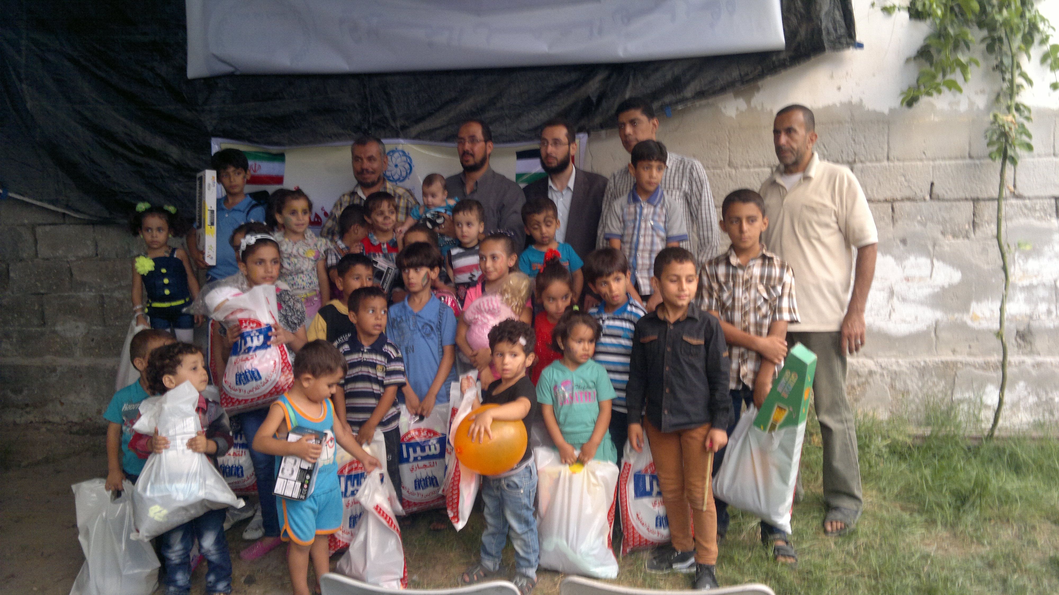 بالتزامن مع حلول عيد الأضحى:

توزيع أول مرحلة من مساعدات الشعب الإيراني بين أيتام غزة