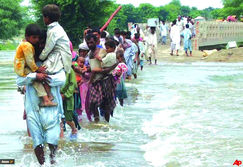 Helping Pakistani flood victims 2010