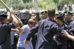 Jordan police fire tear gas on protesters