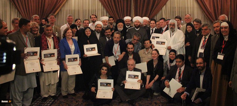 اعزام کاروان بین المللی «زائران صلح» به سوریه
 2